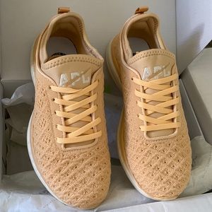 APL PHANTOM TECHLOOM PROPELIUM WOMENS SIZE 6
